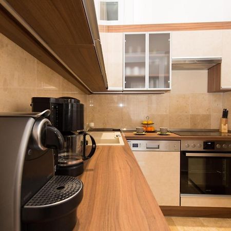 Elegant Apartment With Buda Castle View Budapest Extérieur photo