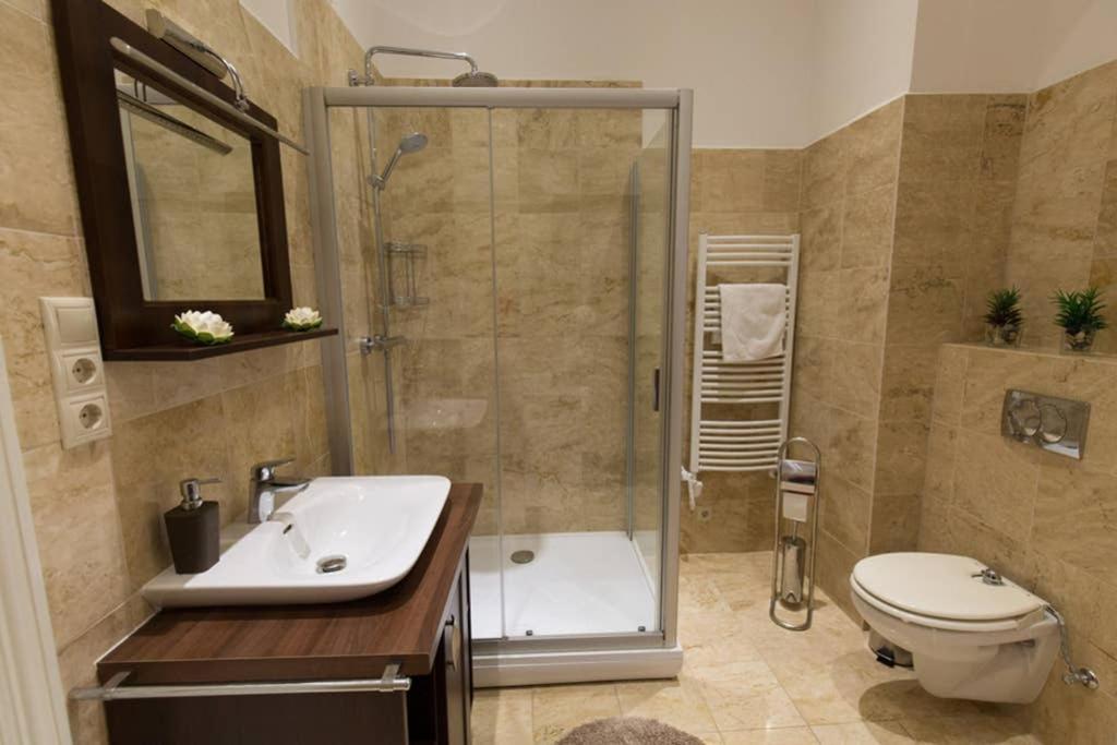Elegant Apartment With Buda Castle View Budapest Extérieur photo