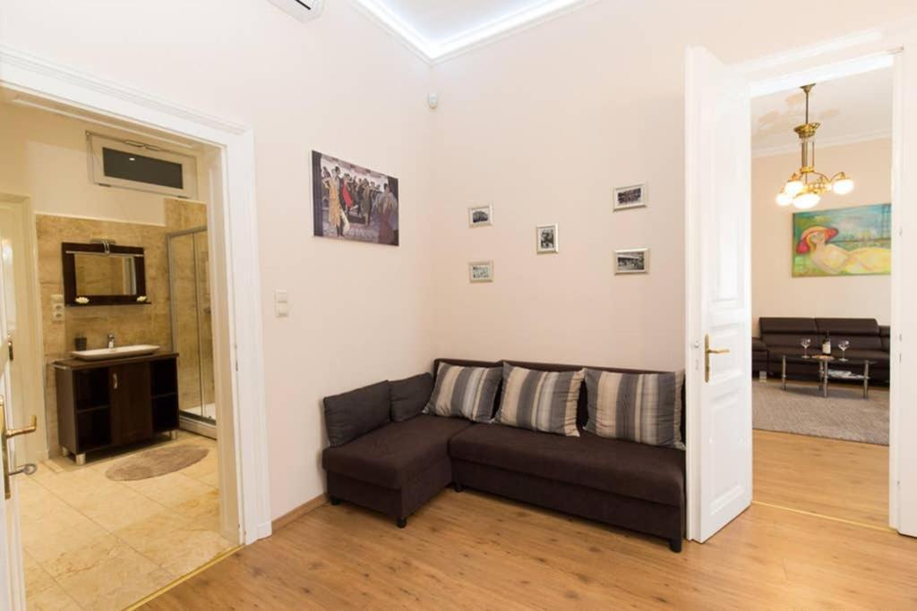 Elegant Apartment With Buda Castle View Budapest Extérieur photo