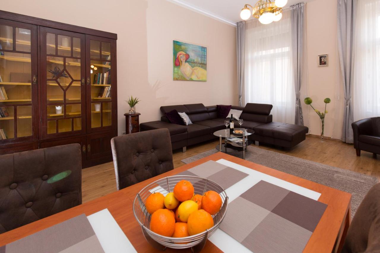 Elegant Apartment With Buda Castle View Budapest Extérieur photo