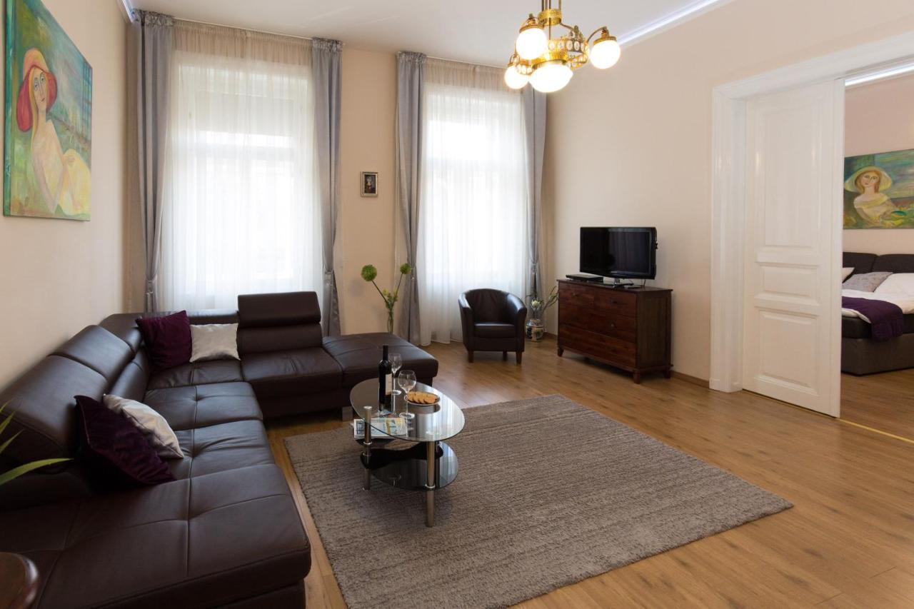 Elegant Apartment With Buda Castle View Budapest Extérieur photo