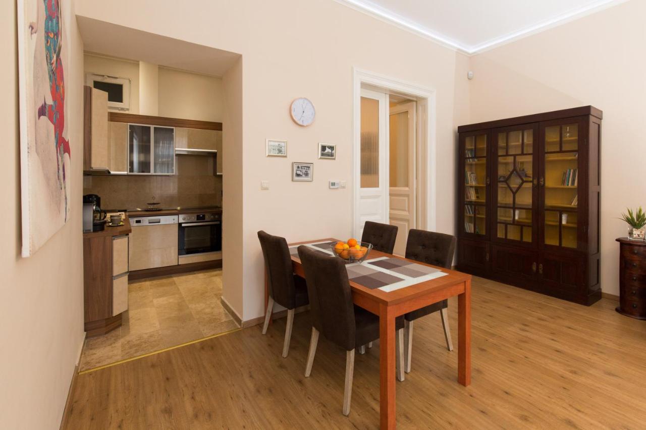 Elegant Apartment With Buda Castle View Budapest Extérieur photo